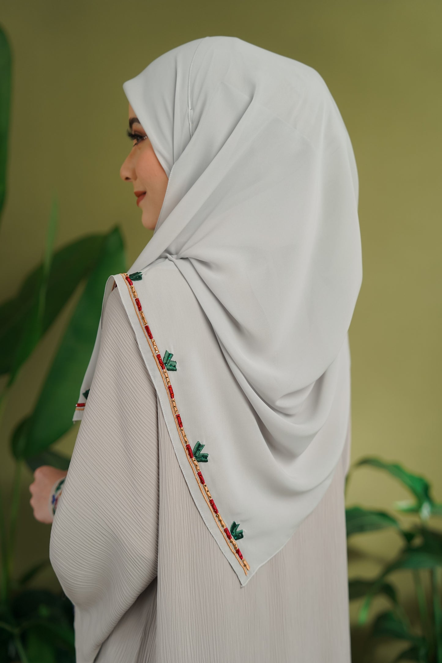 CHLOE ABAYA LIGHT GREY