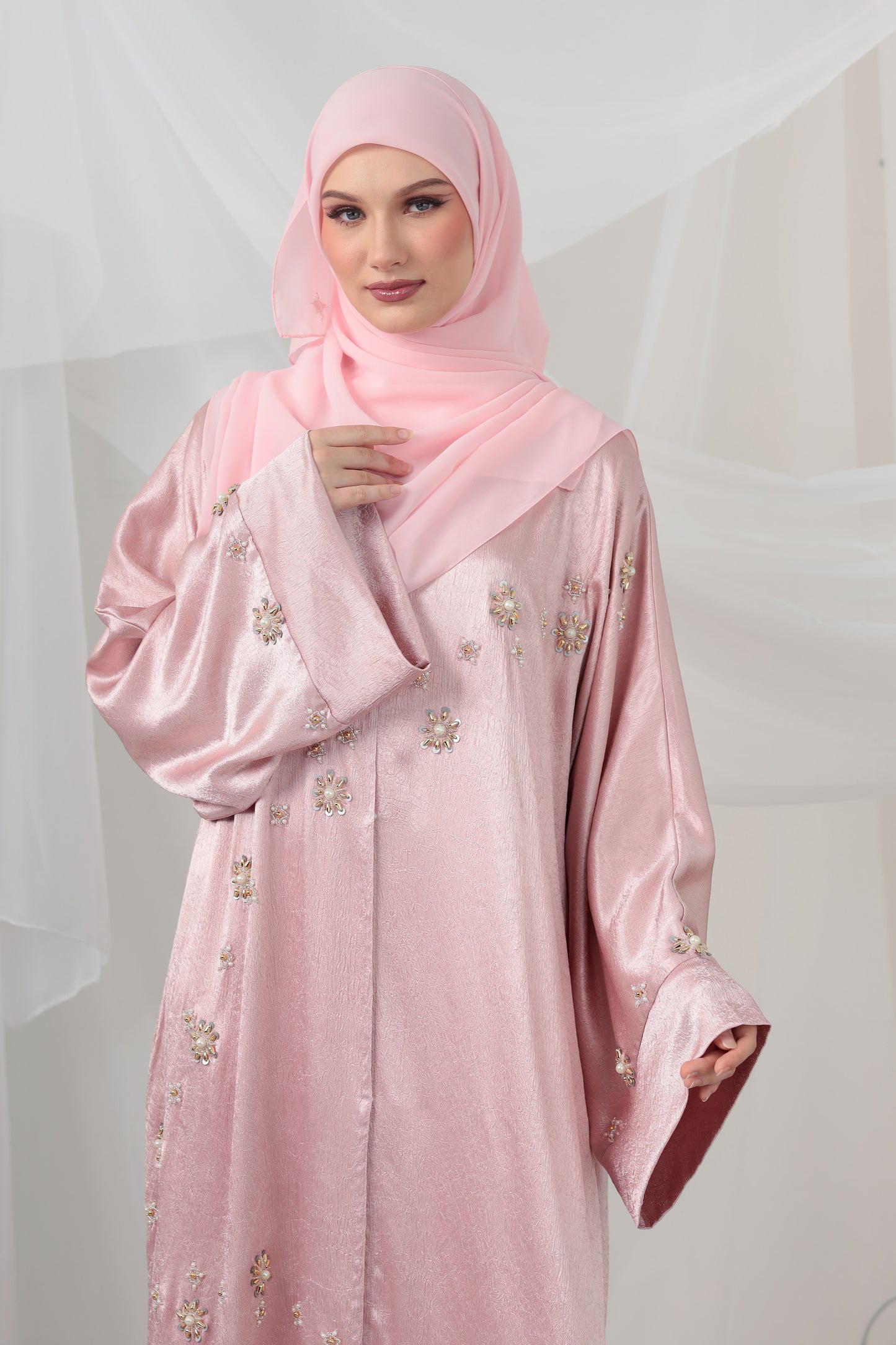 ARALYN ABAYA PINK